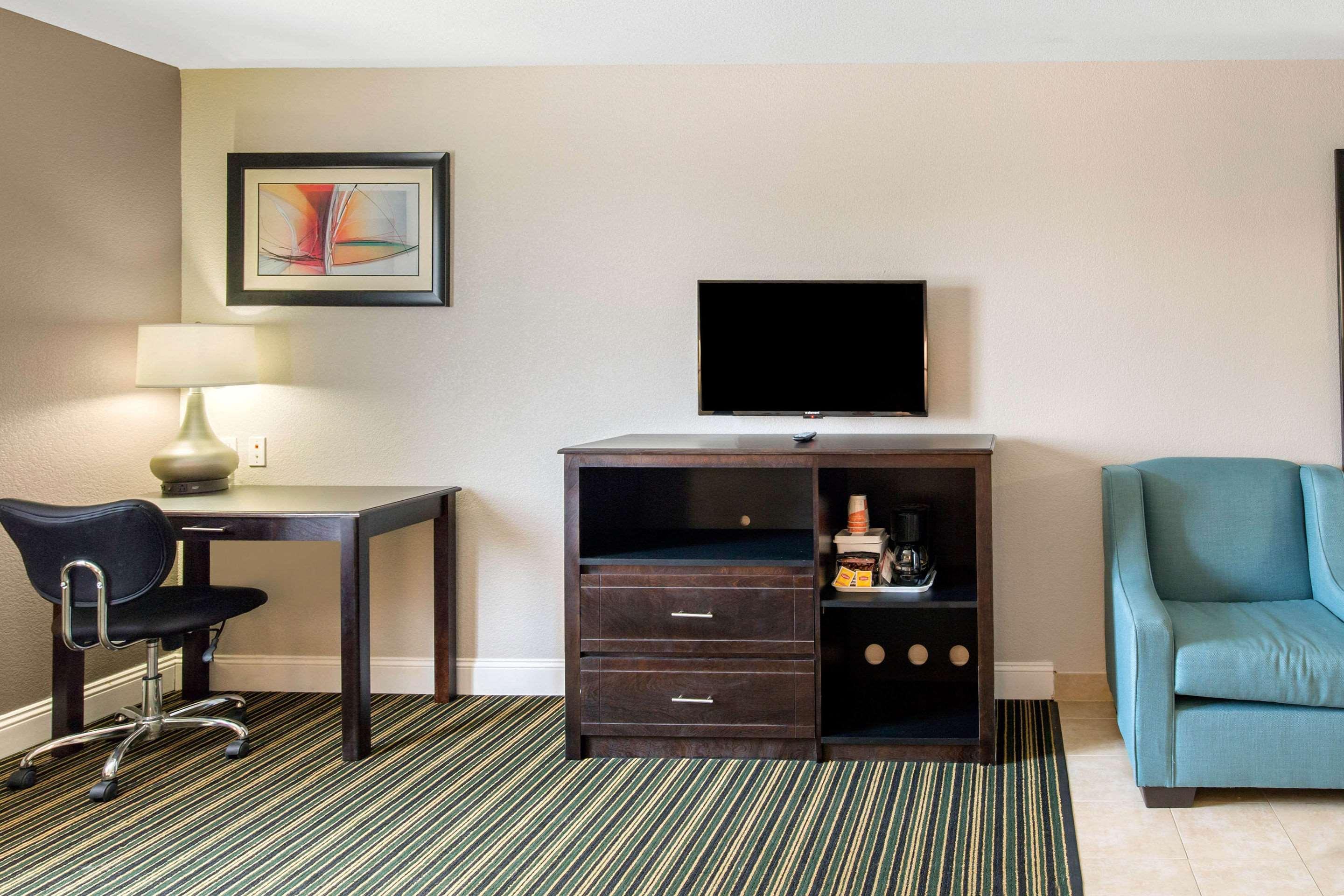 Quality Inn And Suites Port Arthur Nederland Exterior foto