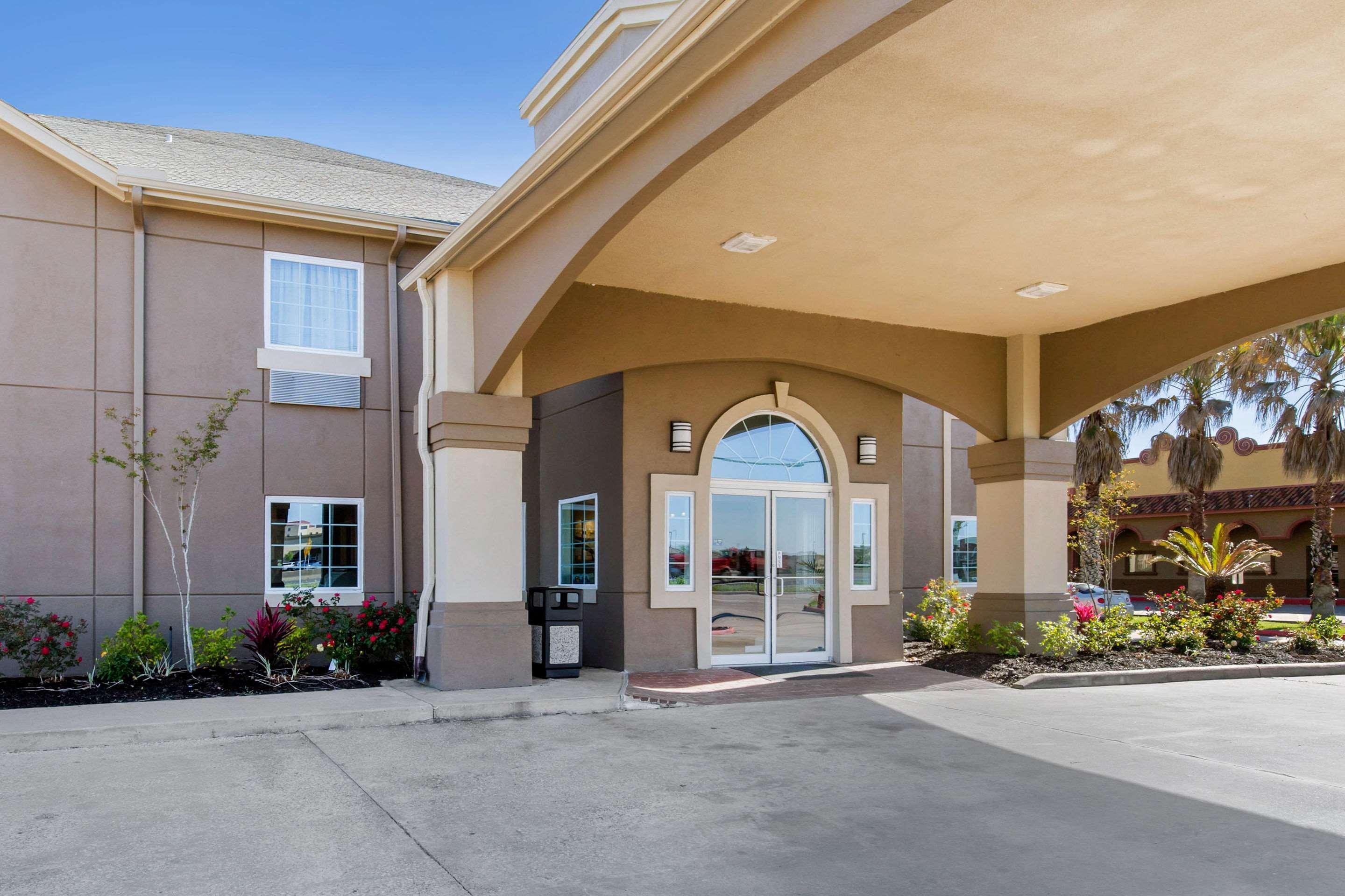 Quality Inn And Suites Port Arthur Nederland Exterior foto